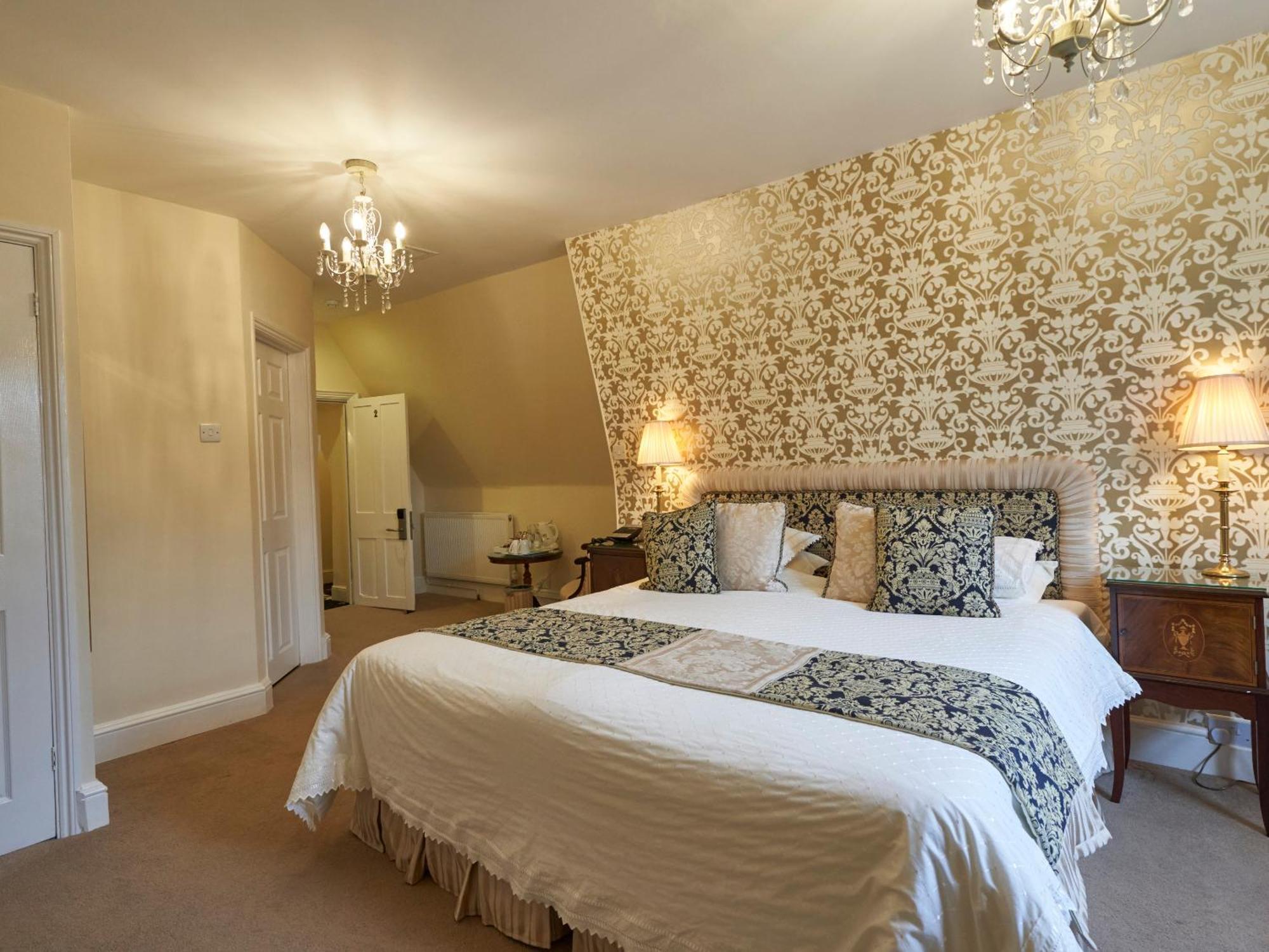 Hempstead House Hotel & Restaurant Ситингбърн Стая снимка
