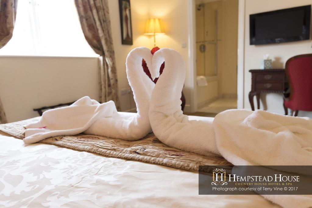 Hempstead House Hotel & Restaurant Ситингбърн Стая снимка